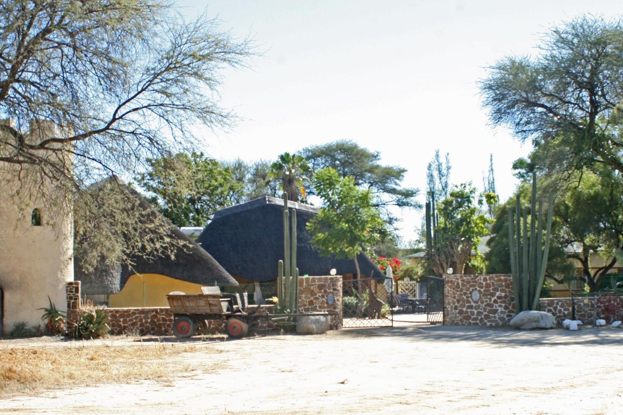 Otjohotozu Guestfarm Hotel Omaruru Exterior photo