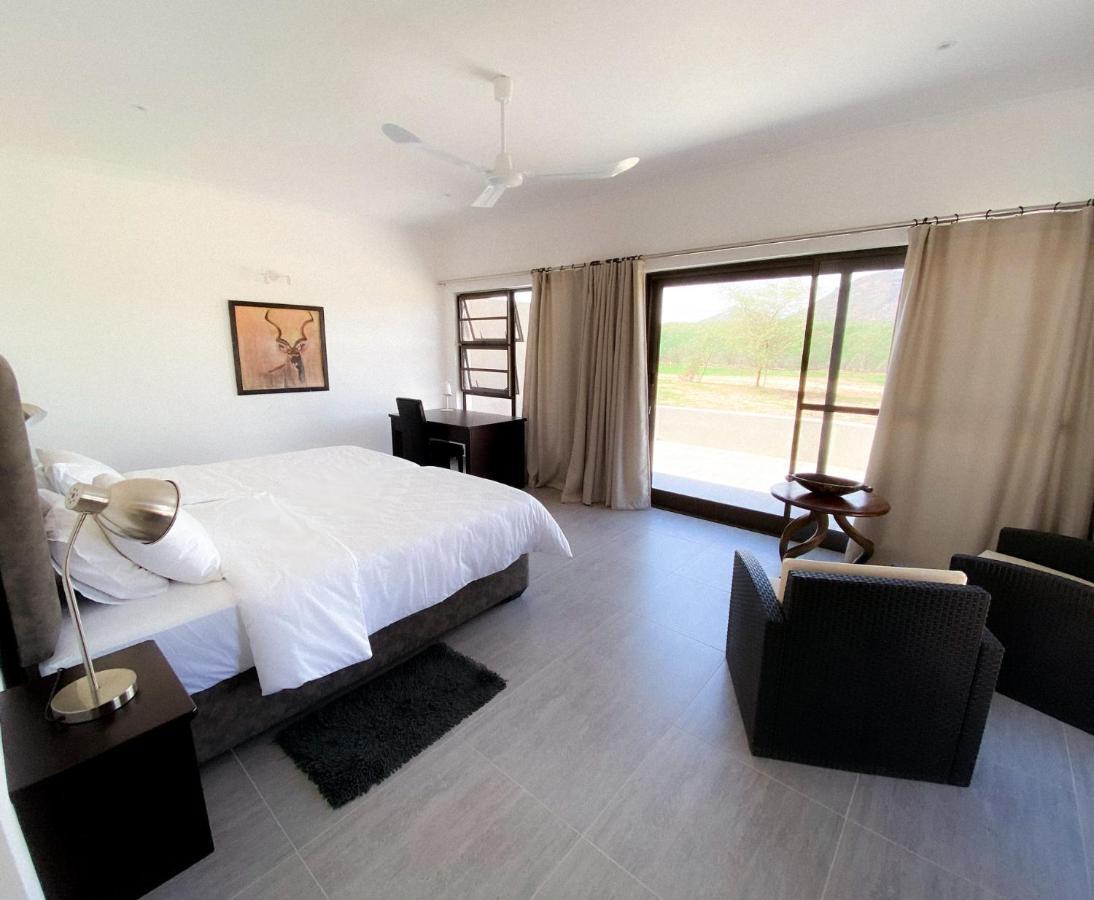 Otjohotozu Guestfarm Hotel Omaruru Exterior photo
